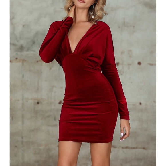 Red Plunge Batwing Sleeve Velvet Bodycon Dress - Picture 5 of 9